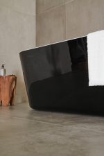 ESSENCE 185 SAMOSTOJEĆA KADA BLACK GLOSS 185x80x60 cm - Slika 3